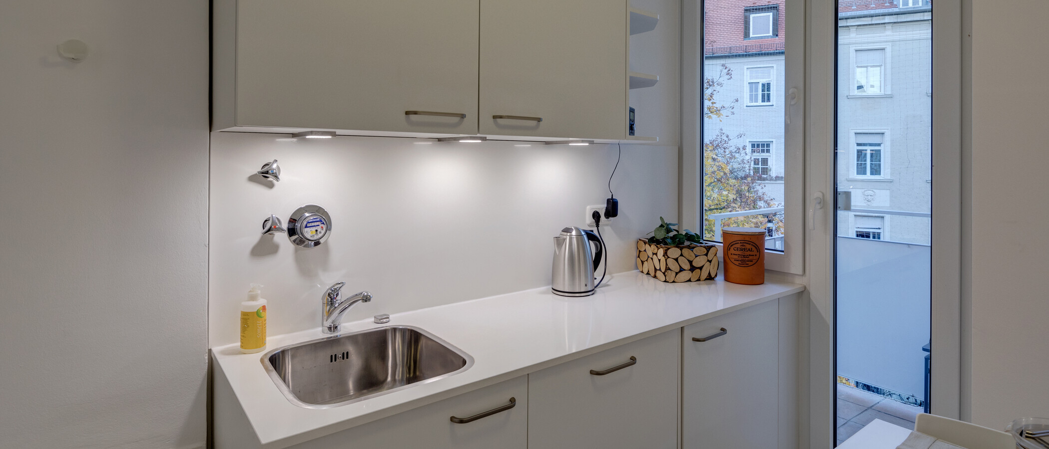 квартира München Schwabing (links der Leopoldstraße) 03 кухня 11895