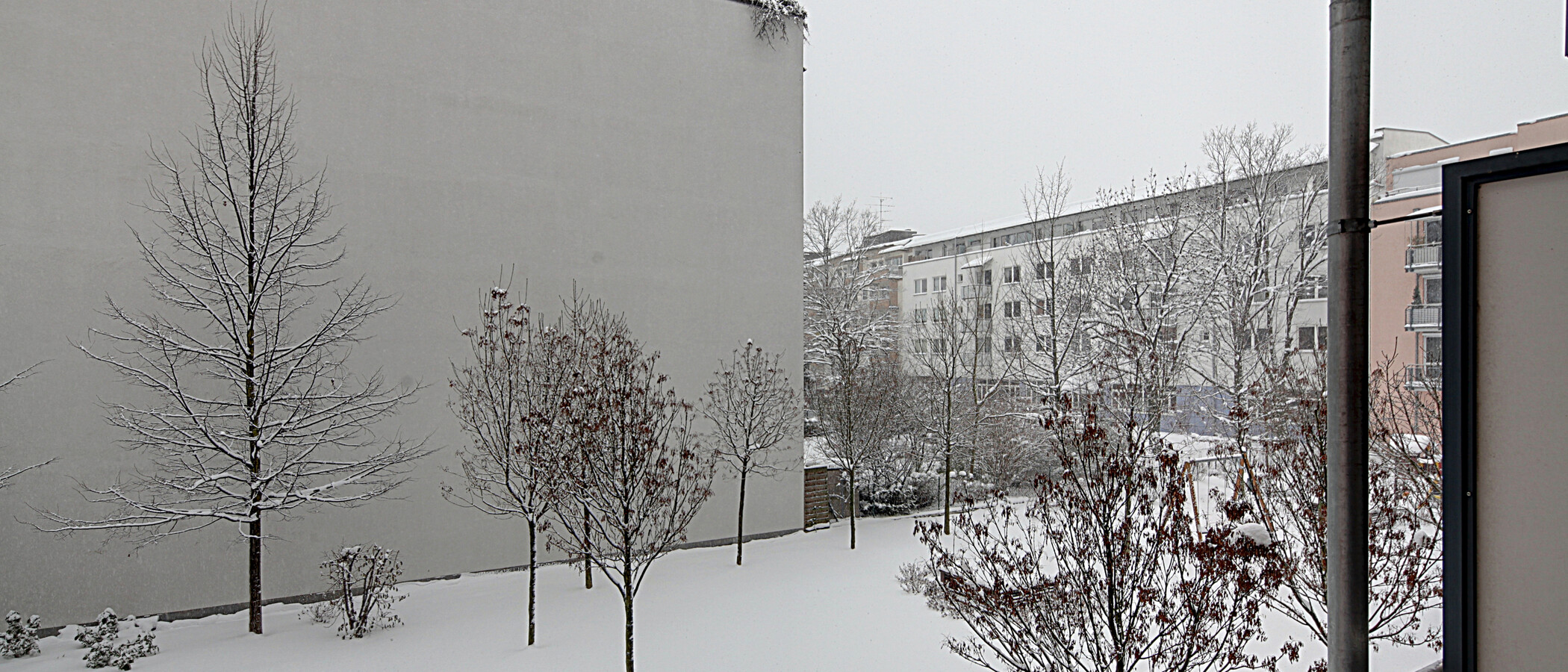 квартира München Schwabing (links der Leopoldstraße) 01 вид из окна 1191
