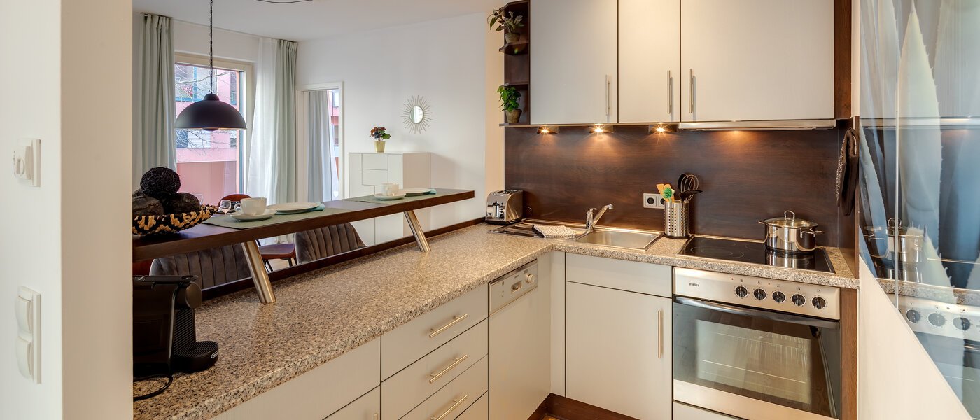 квартира München Schwabing (rechts der Leopoldstraße) 01 кухня 11920