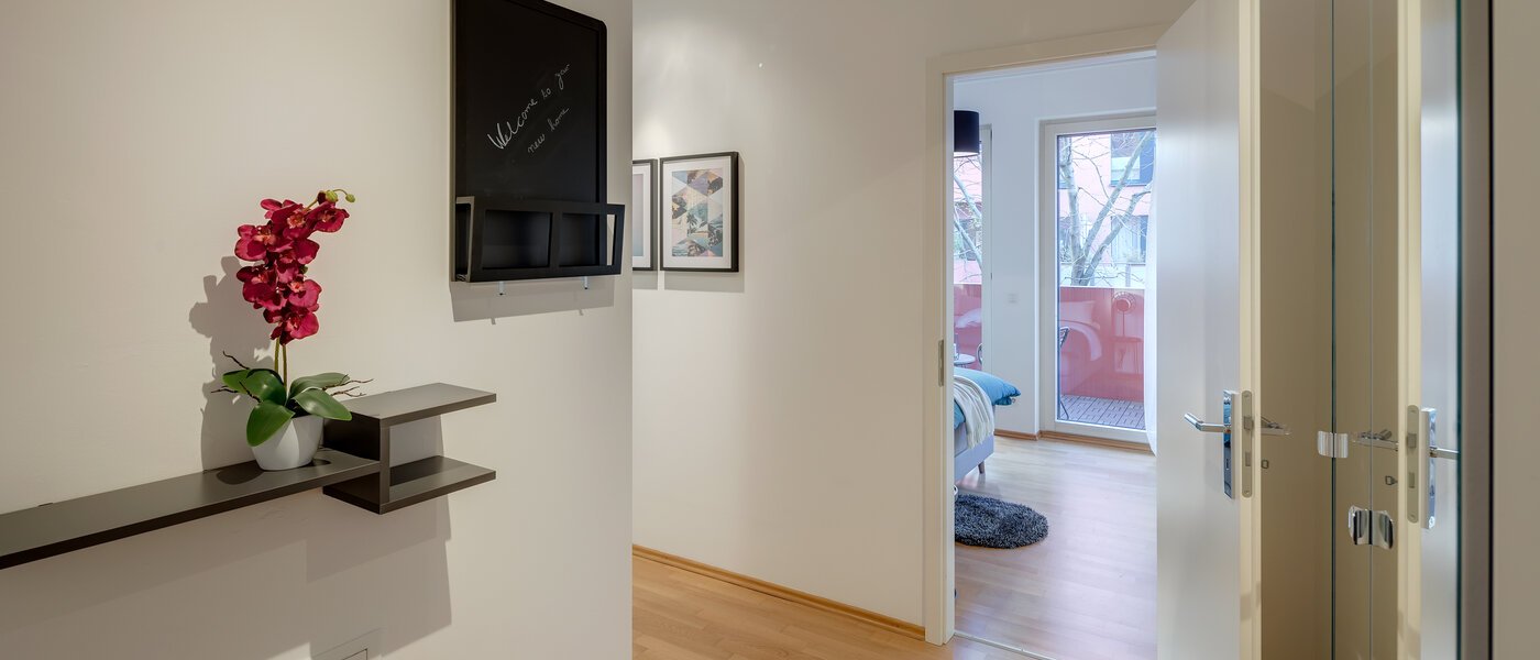 квартира München Schwabing (rechts der Leopoldstraße) 01 коридор 11920