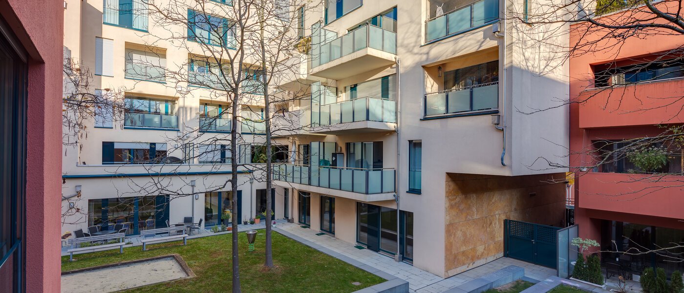 квартира München Schwabing (rechts der Leopoldstraße) 03 вид из окна 11920