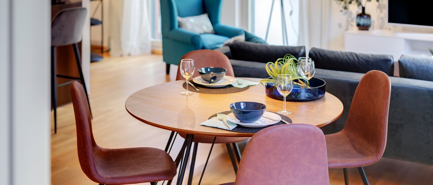 квартира München Schwabing (rechts der Leopoldstraße) 01 обеденная зона 11920