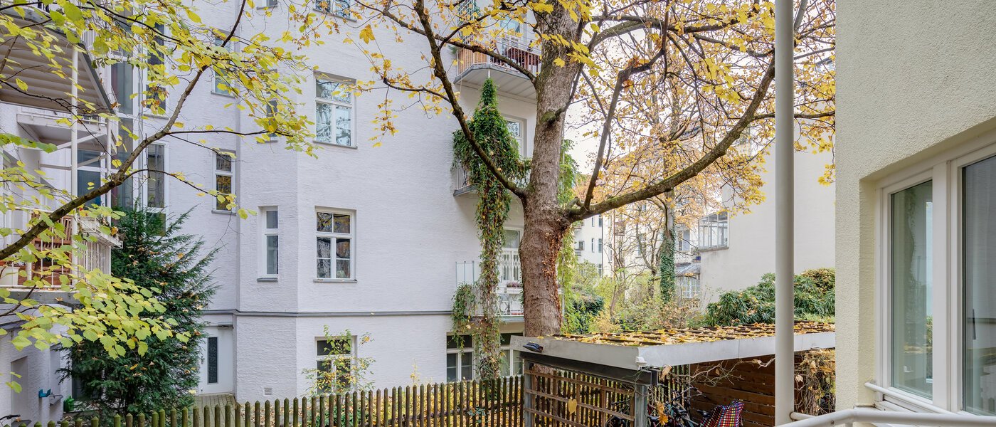 двухэтажная квартира München Schwabing-West (rund um den Hohenzollernplatz) 01 вид из окна 11944