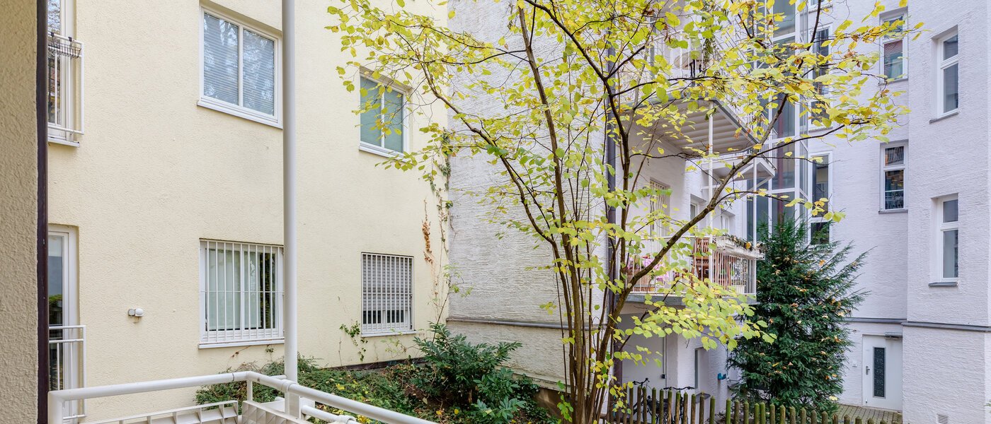 двухэтажная квартира München Schwabing-West (rund um den Hohenzollernplatz) 02 вид из окна 11944