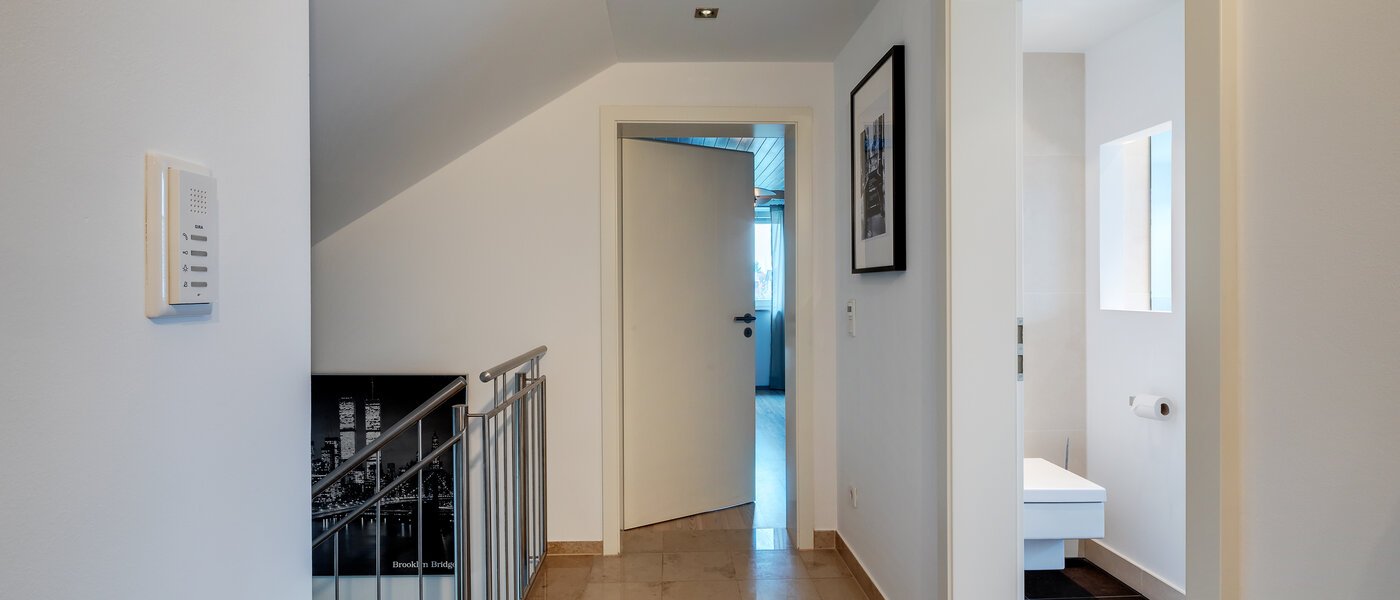 мансардная квартира München Lerchenau 01 коридор 11948