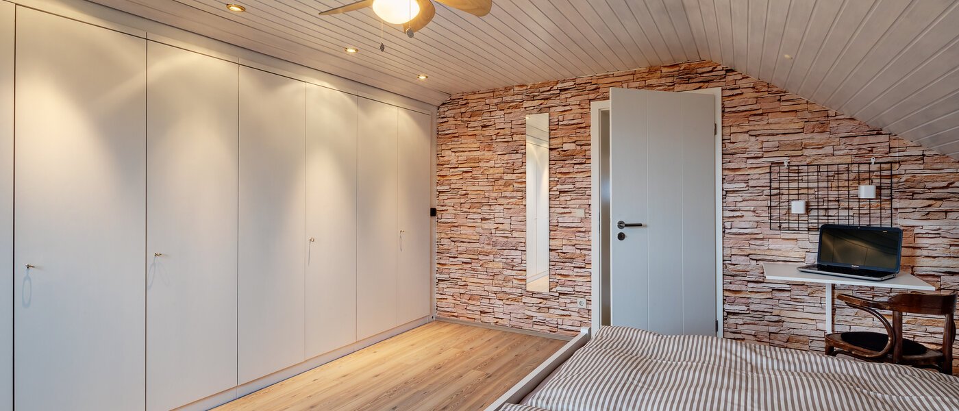 мансардная квартира München Lerchenau 04 спальная комната 11948