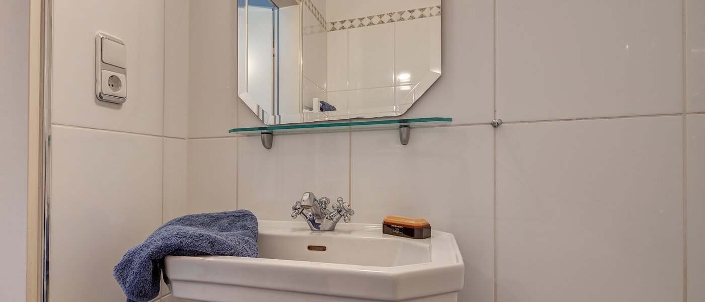 мансардная квартира München Oberföhring 02 ванная комната 1205