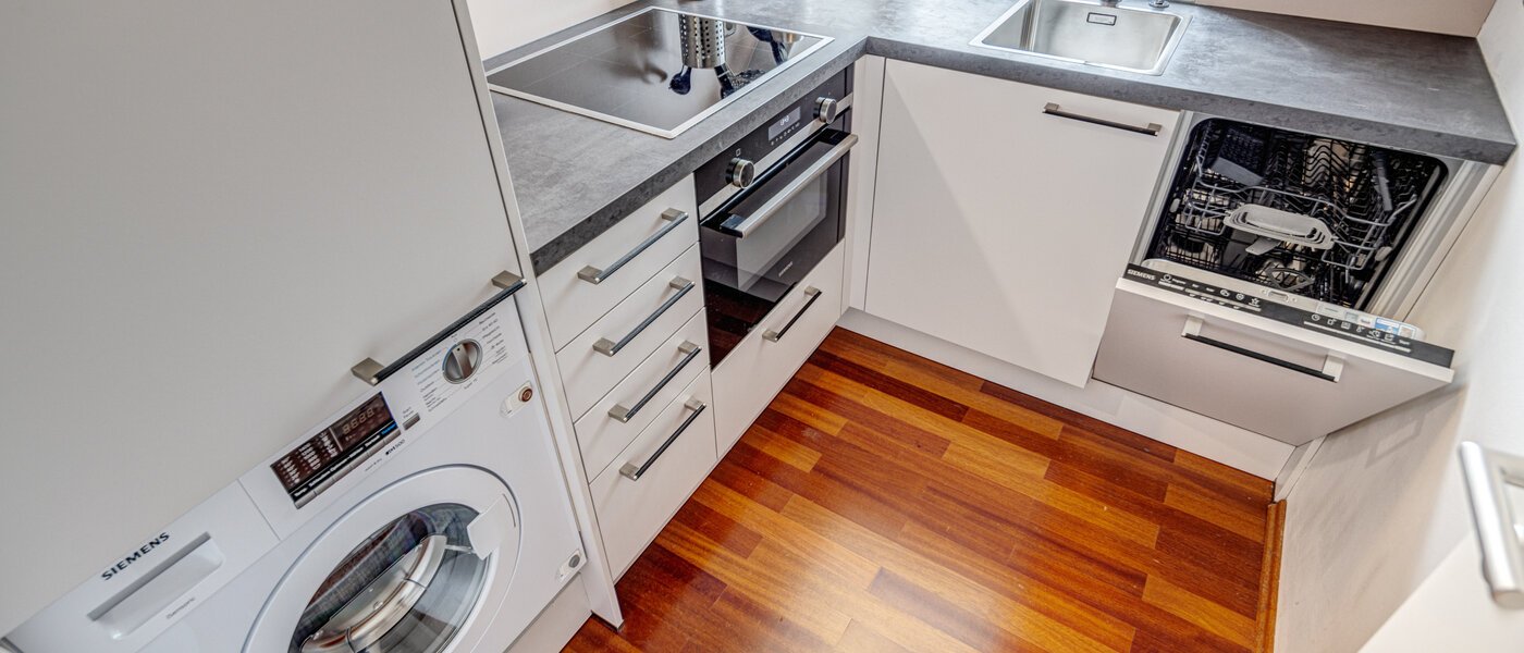 мансардная квартира München Oberföhring 02 кухня 1206