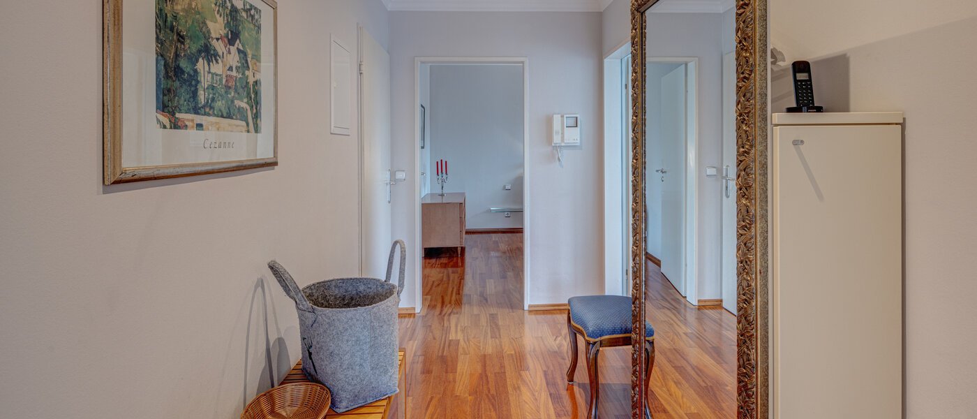 мансардная квартира München Oberföhring 01 коридор 1206