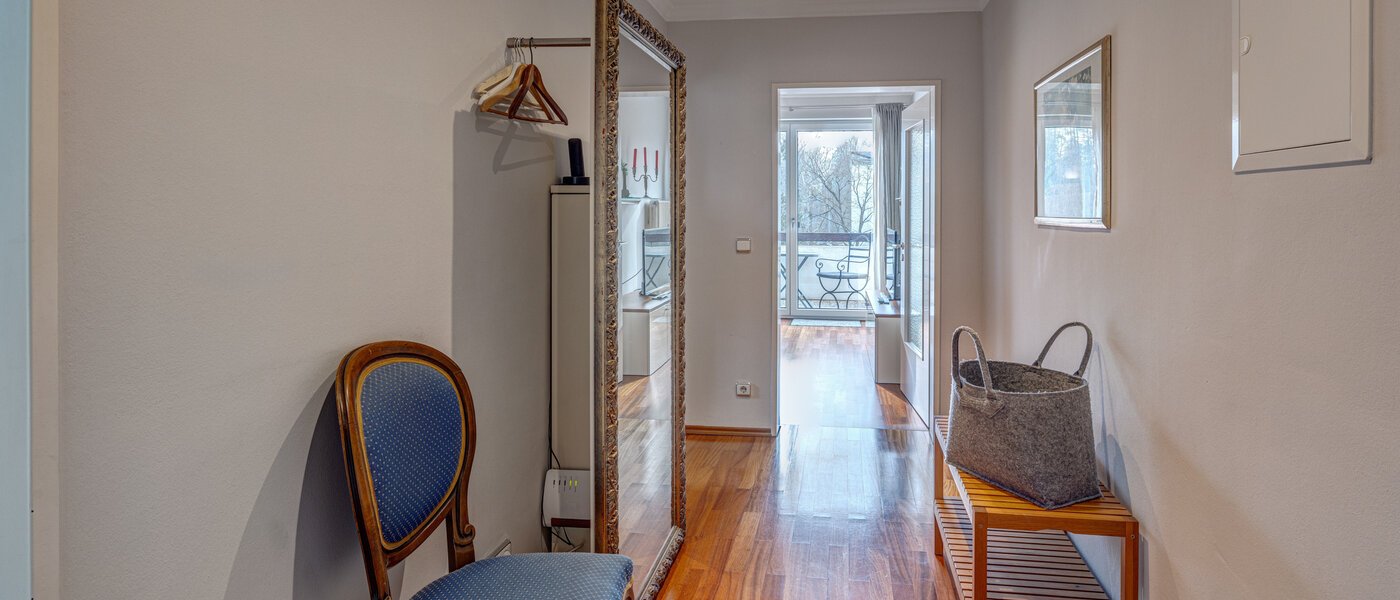 мансардная квартира München Oberföhring 02 коридор 1206