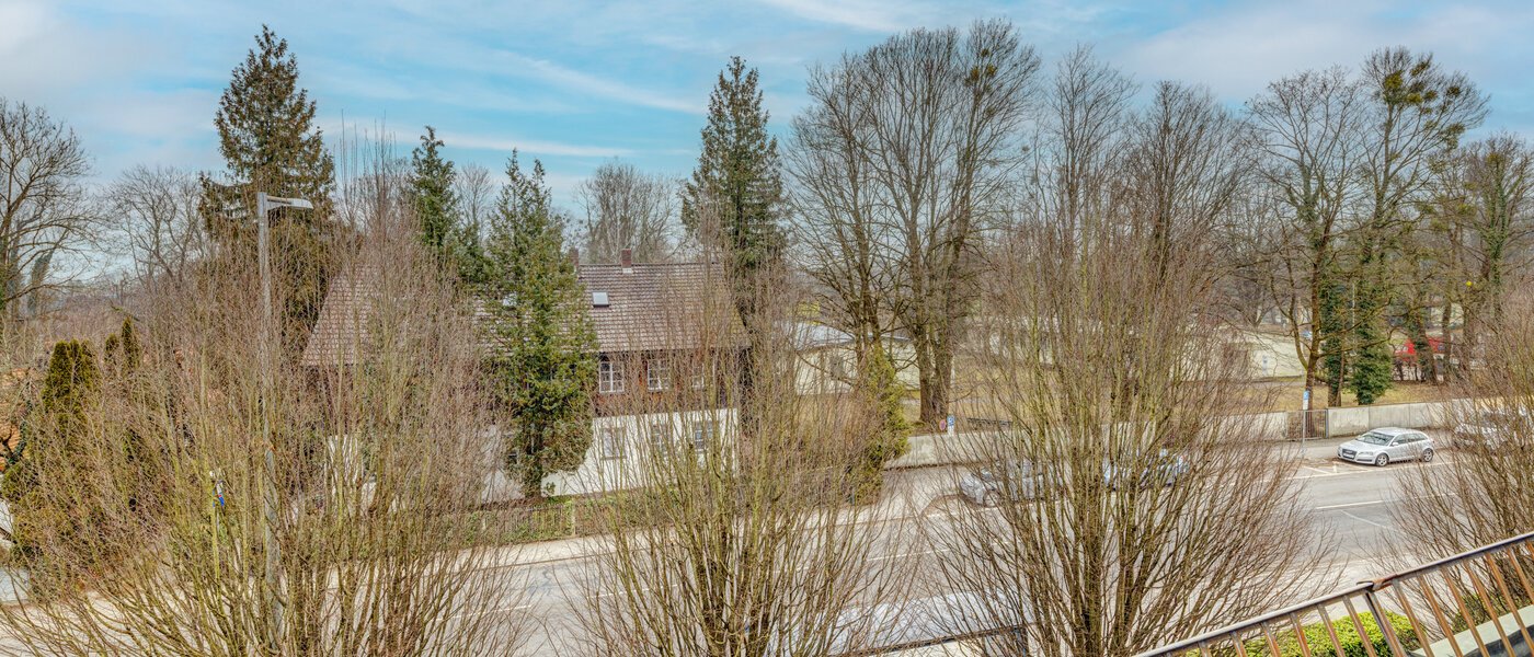 мансардная квартира München Oberföhring 03 вид из окна 1206