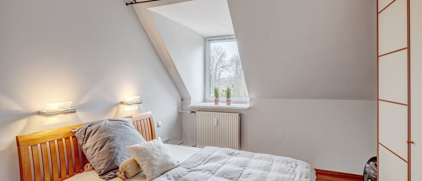 мансардная квартира München Oberföhring 02 спальная комната 1206