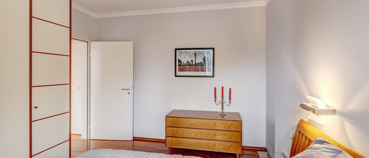 мансардная квартира München Oberföhring 04 спальная комната 1206