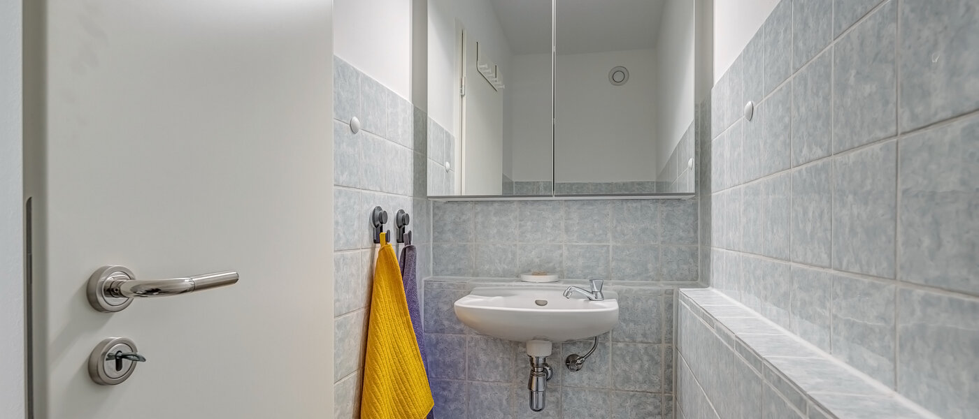 квартира München Neuhausen 01 гостевой туалет 12163