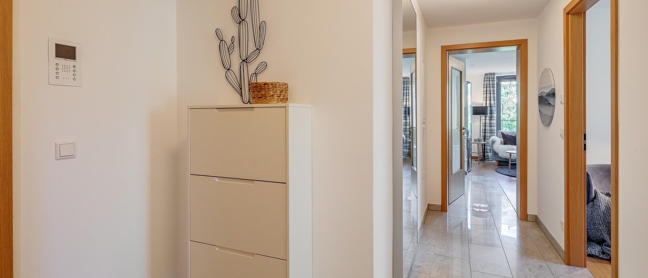 квартира München Schwabing-West 01 коридор 12170