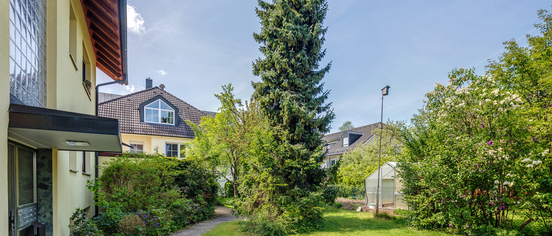мансардная квартира München Waldperlach 01 внутренний двор  12208