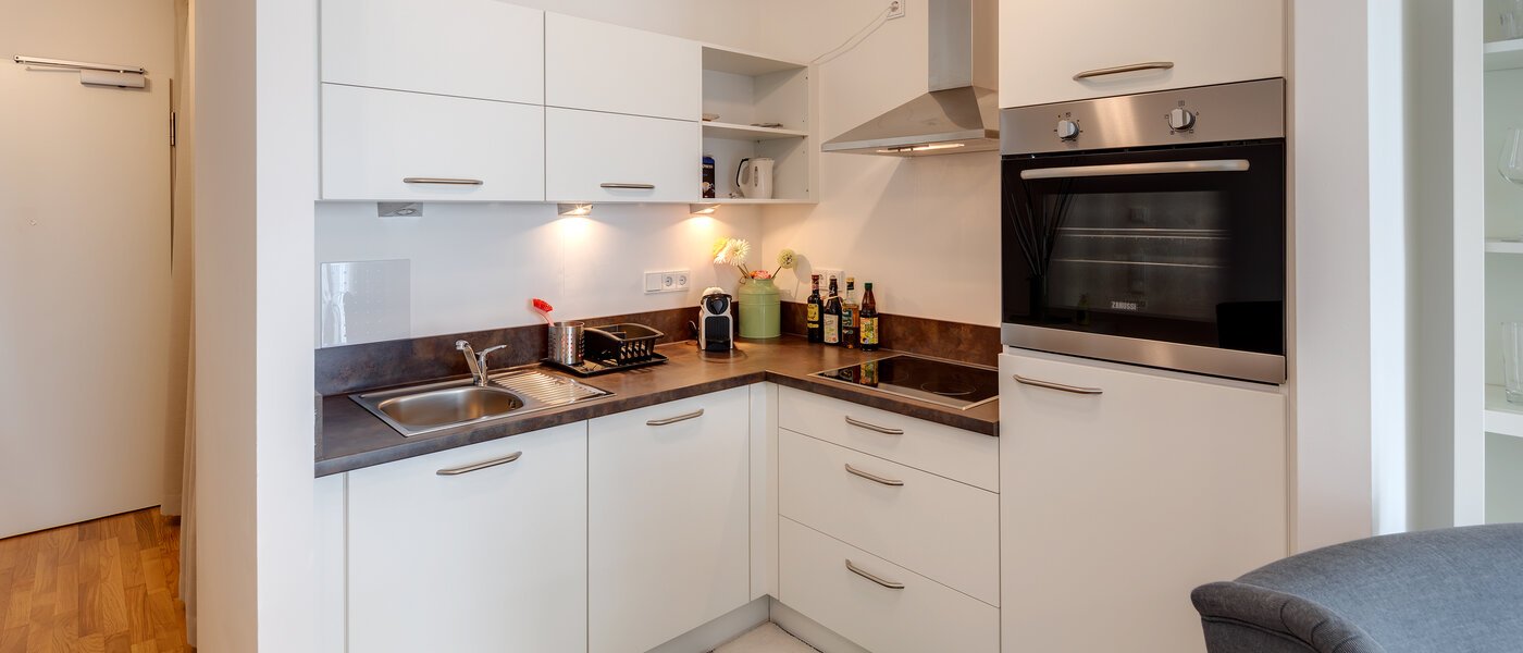 квартира München Moosach 01 кухня 12221