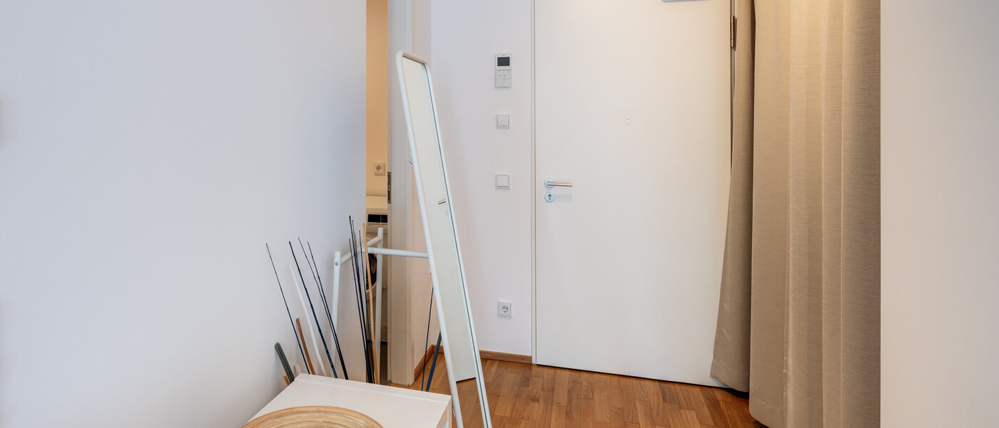 квартира München Moosach 01 коридор 12221