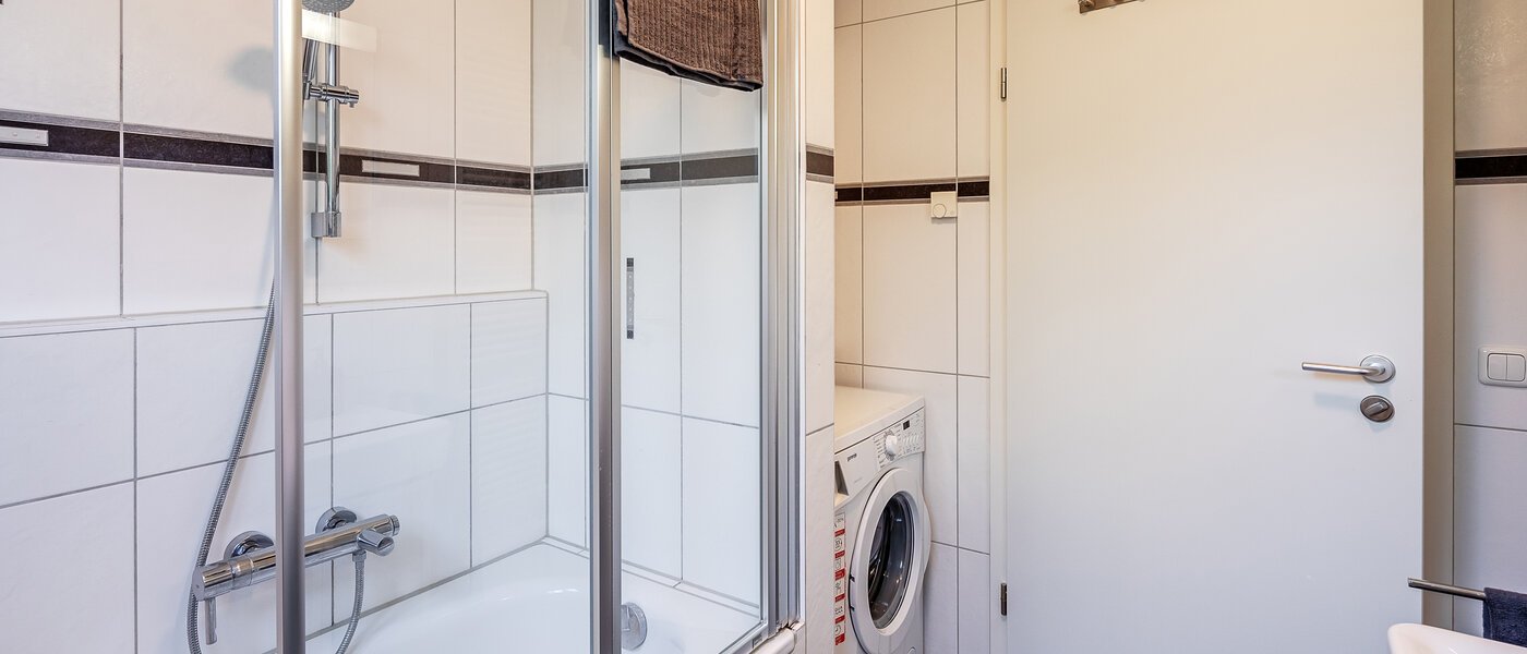 квартира с садом München Messestadt Riem 02 ванная комната 12287