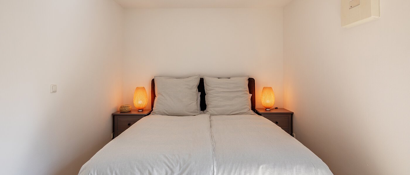 квартира с садом München Messestadt Riem 01 спальная комната 12287