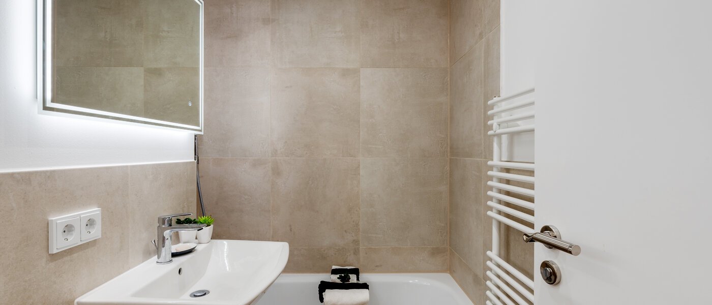 двухэтажная квартира München Moosach 01 ванная комната 12293