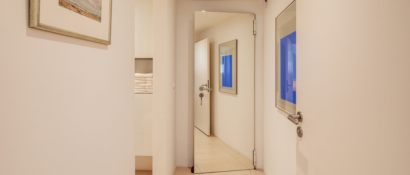 двухэтажная квартира München Cosimapark 02 коридор 12301