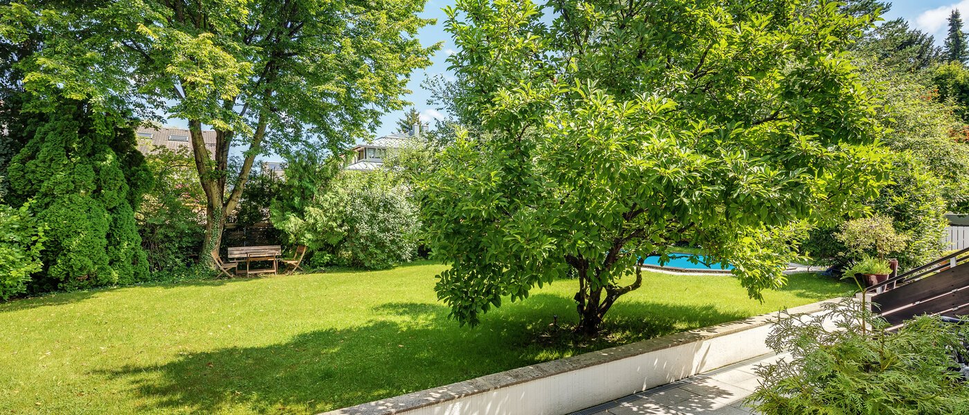 двухэтажная квартира München Cosimapark 02 вид из окна 12301