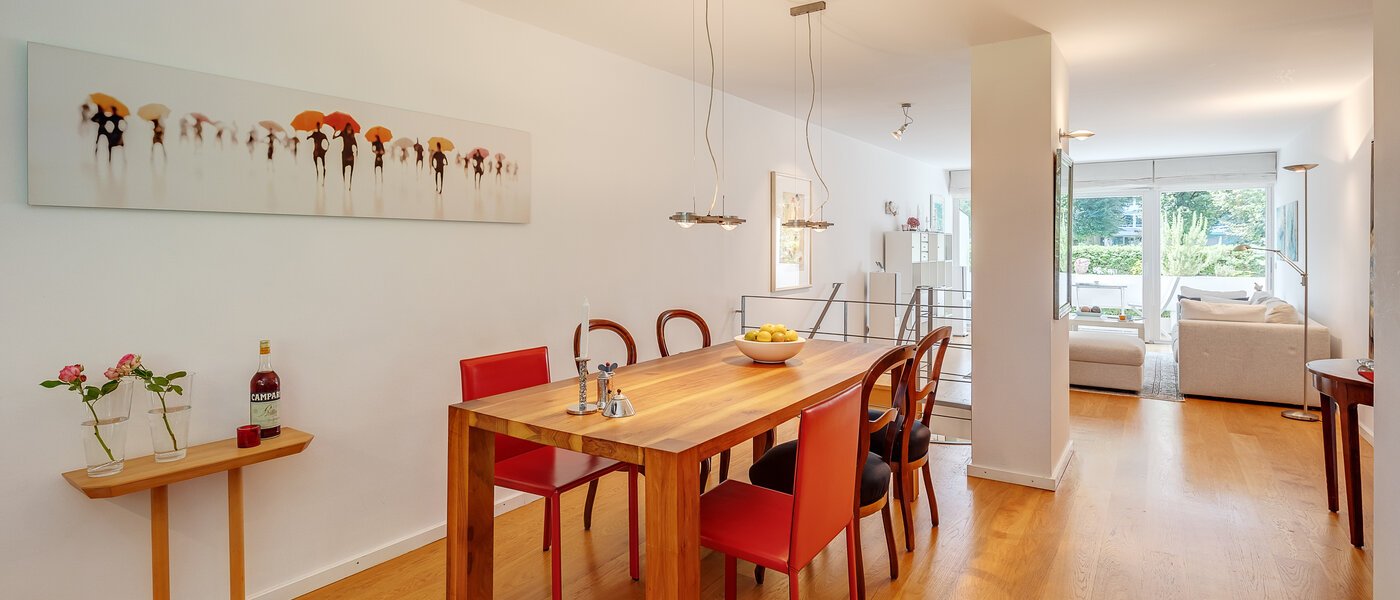 двухэтажная квартира München Cosimapark 01 обеденная зона 12301