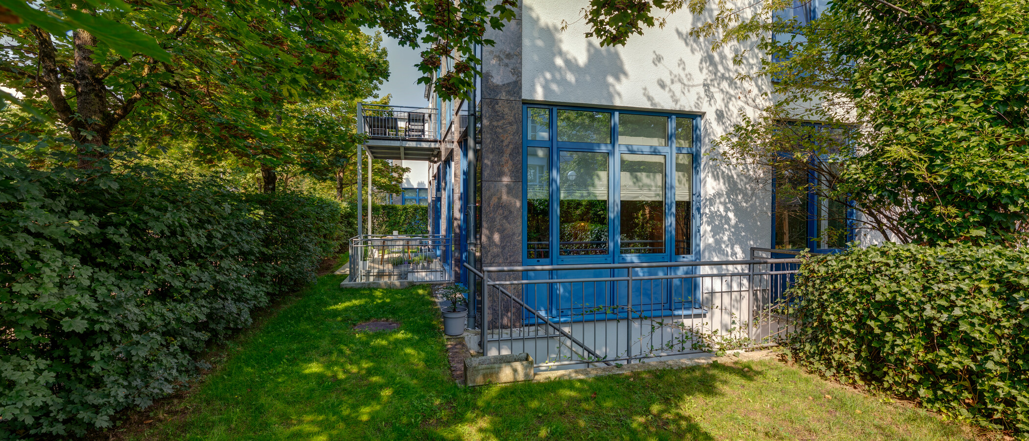 квартира Unterföhring 01 сад 12308