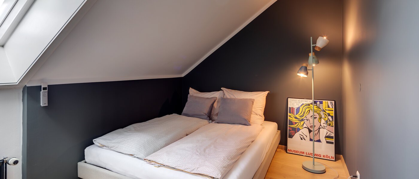 мансардная квартира München Obergiesing 01 спальная комната 12328