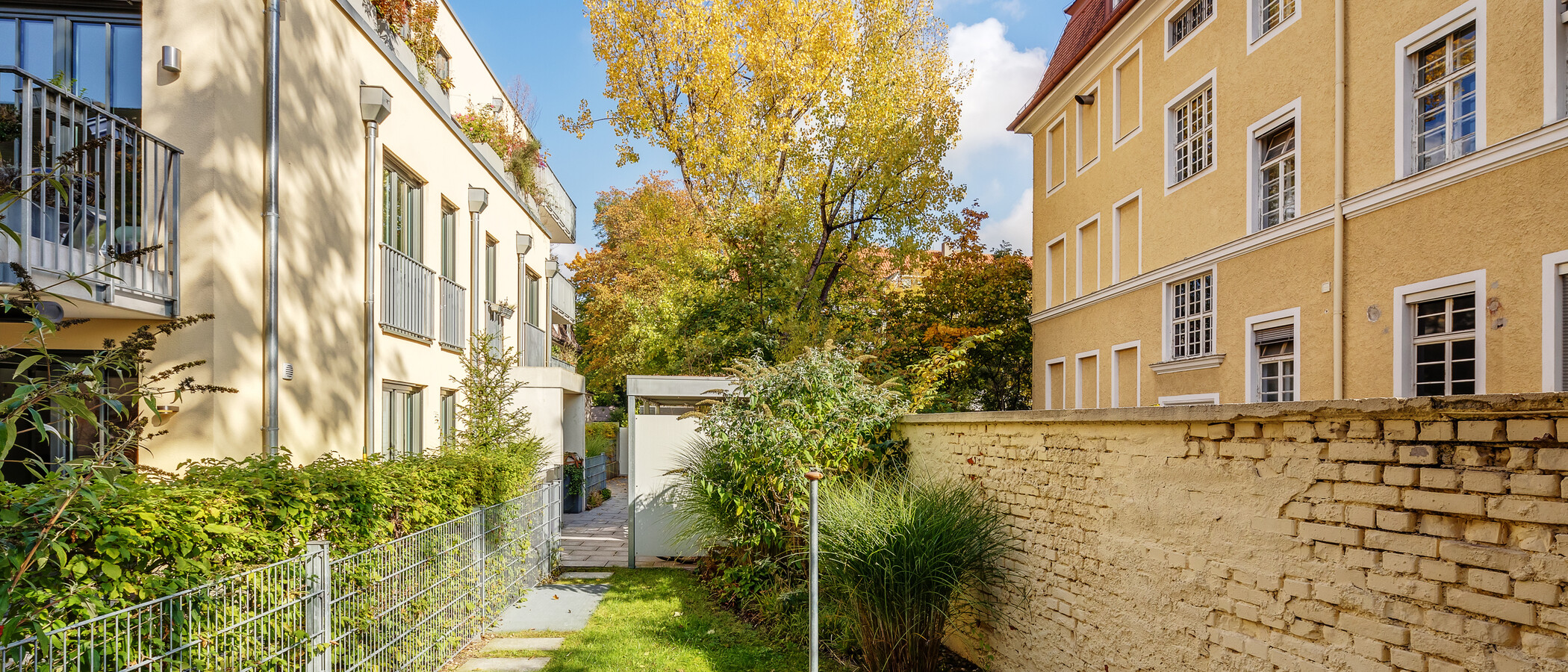 квартира с садом München Schwabing (rechts der Leopoldstraße) 02 внутренний двор  12380