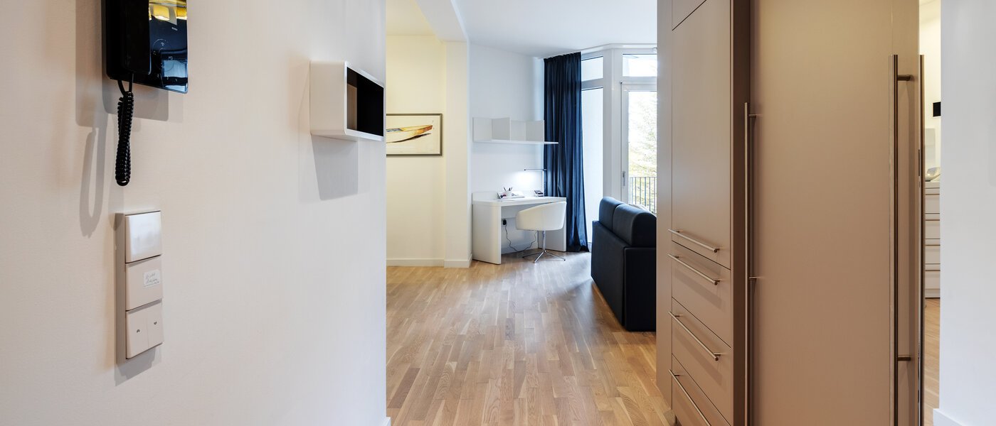 квартира München Bogenhausen 01 коридор 12389