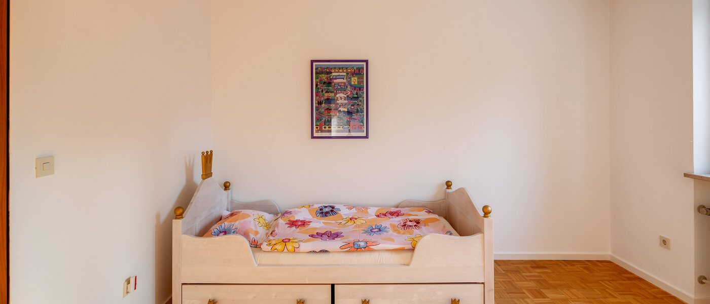 таунхаус München Obersendling 01 детская комната 12456