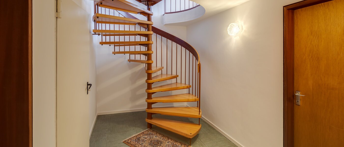 таунхаус München Obersendling 05 коридор 12456