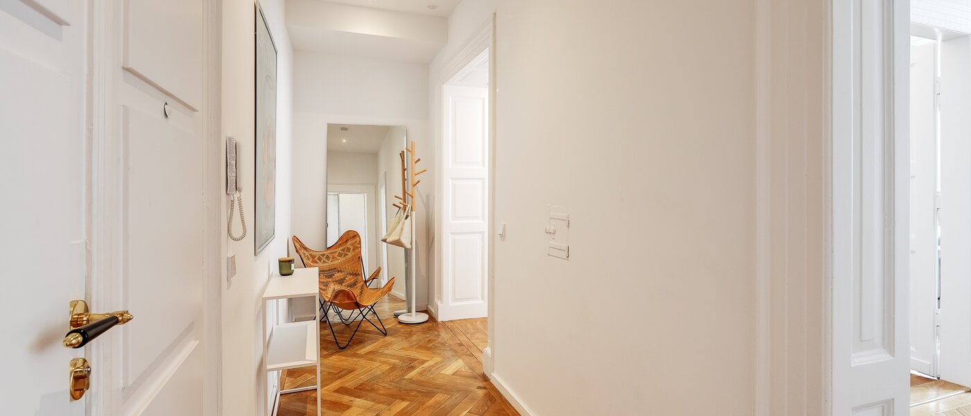 квартира München Maxvorstadt - Universitätsviertel 01 коридор 12491