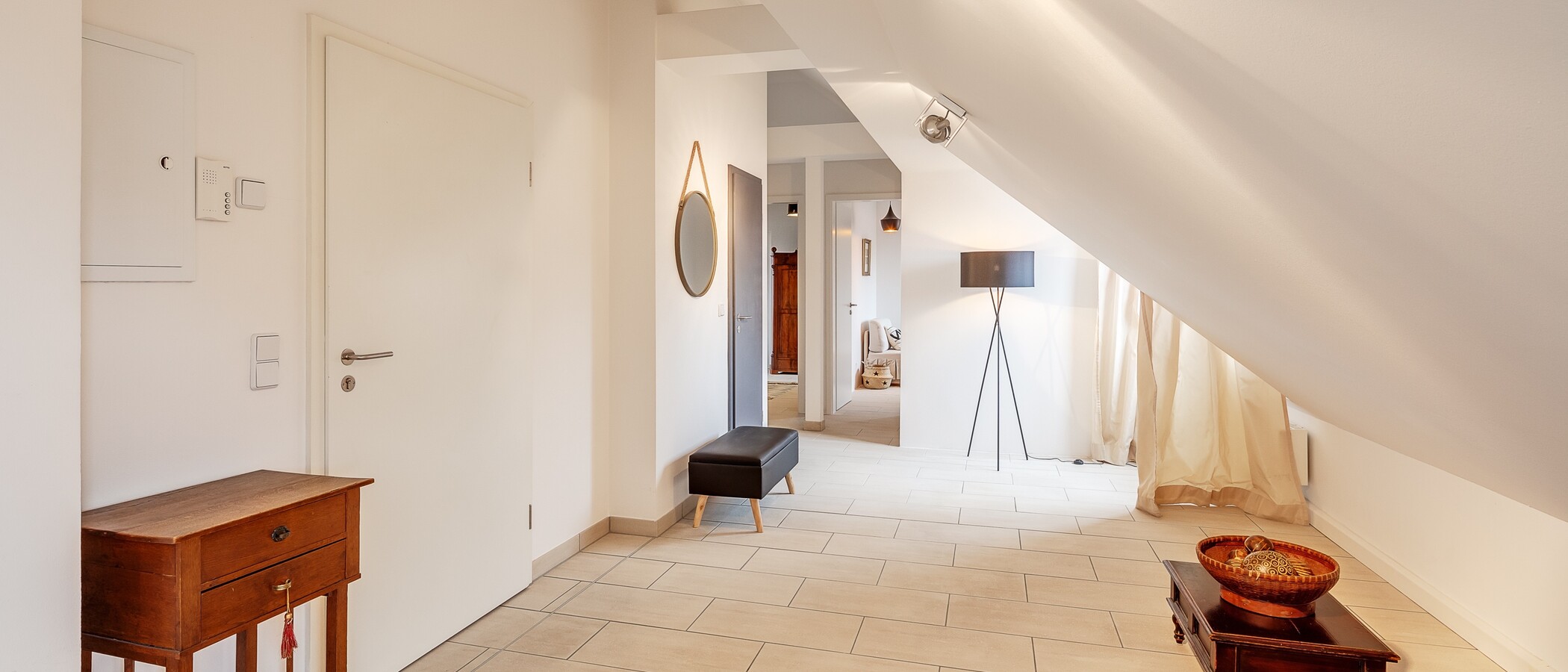 мансардная квартира München Nymphenburg 02 коридор 12497