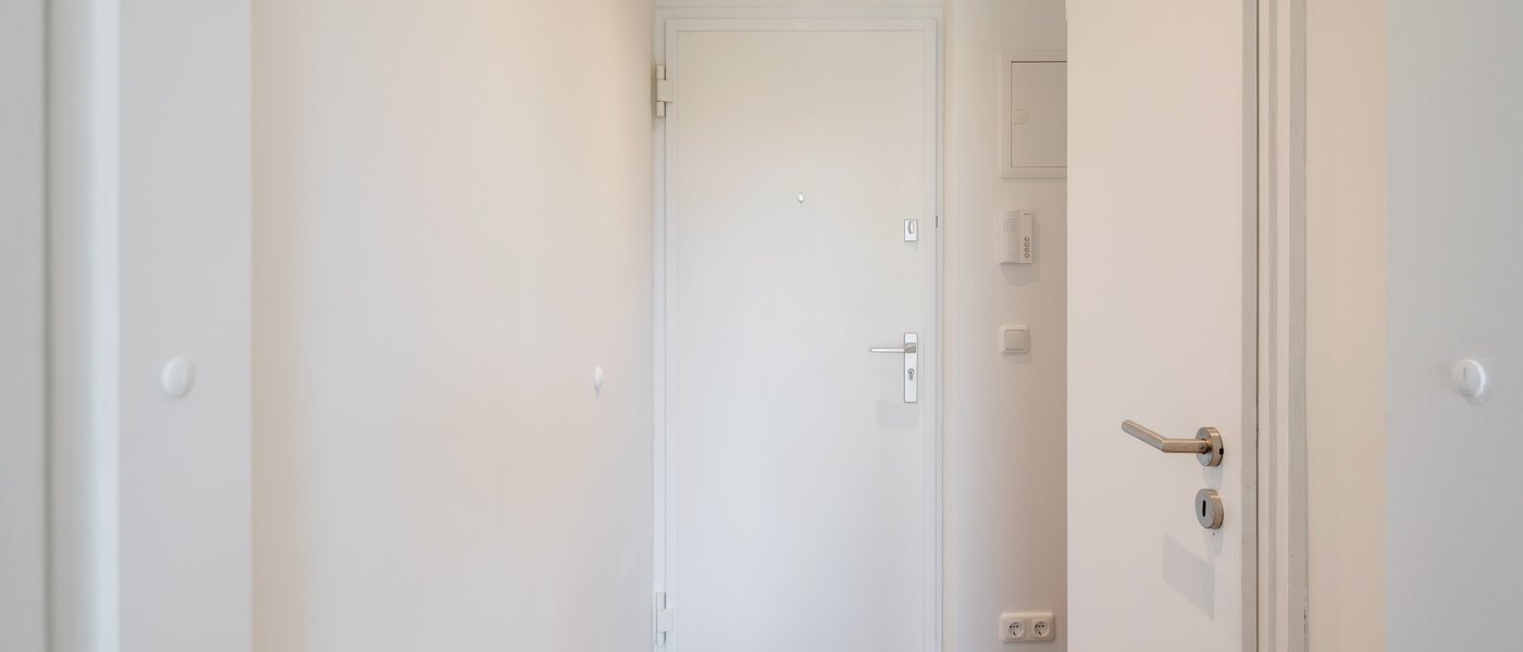 квартира München Maxvorstadt - Universitätsviertel 01 коридор 12510