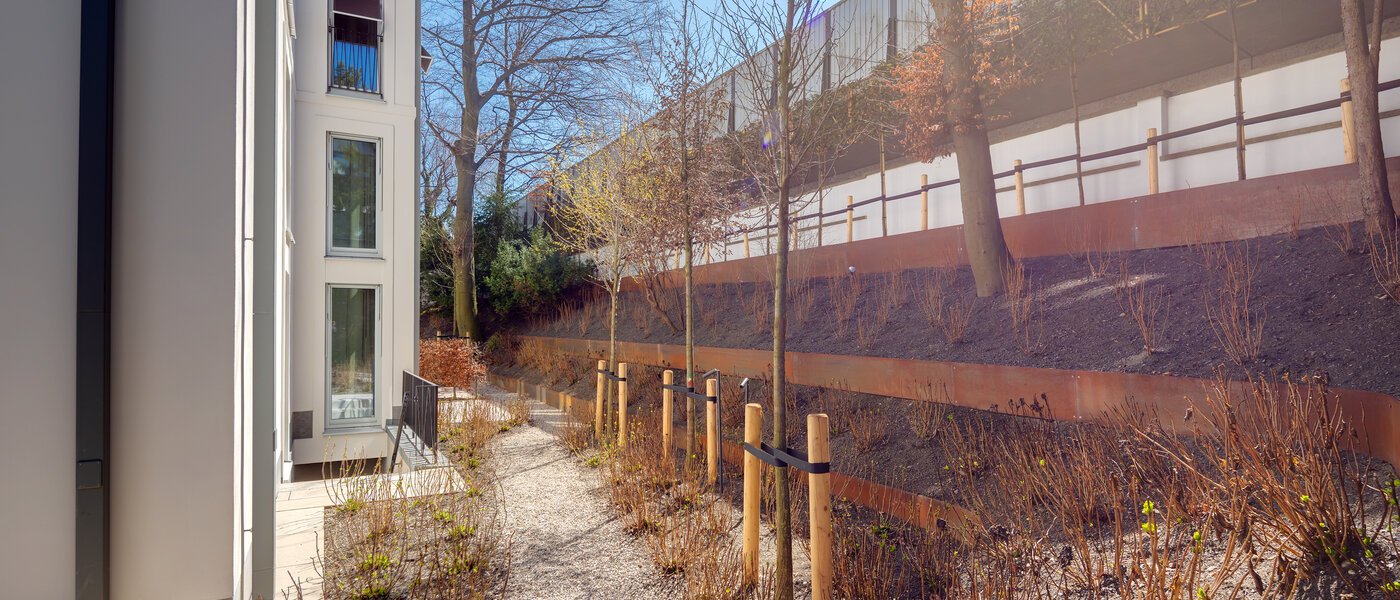 двухэтажная квартира-галерея München Herzogpark 03 вид из окна 12522