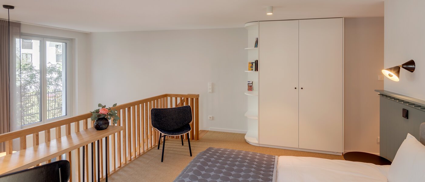 двухэтажная квартира-галерея München Herzogpark 03 зона для сна 12522