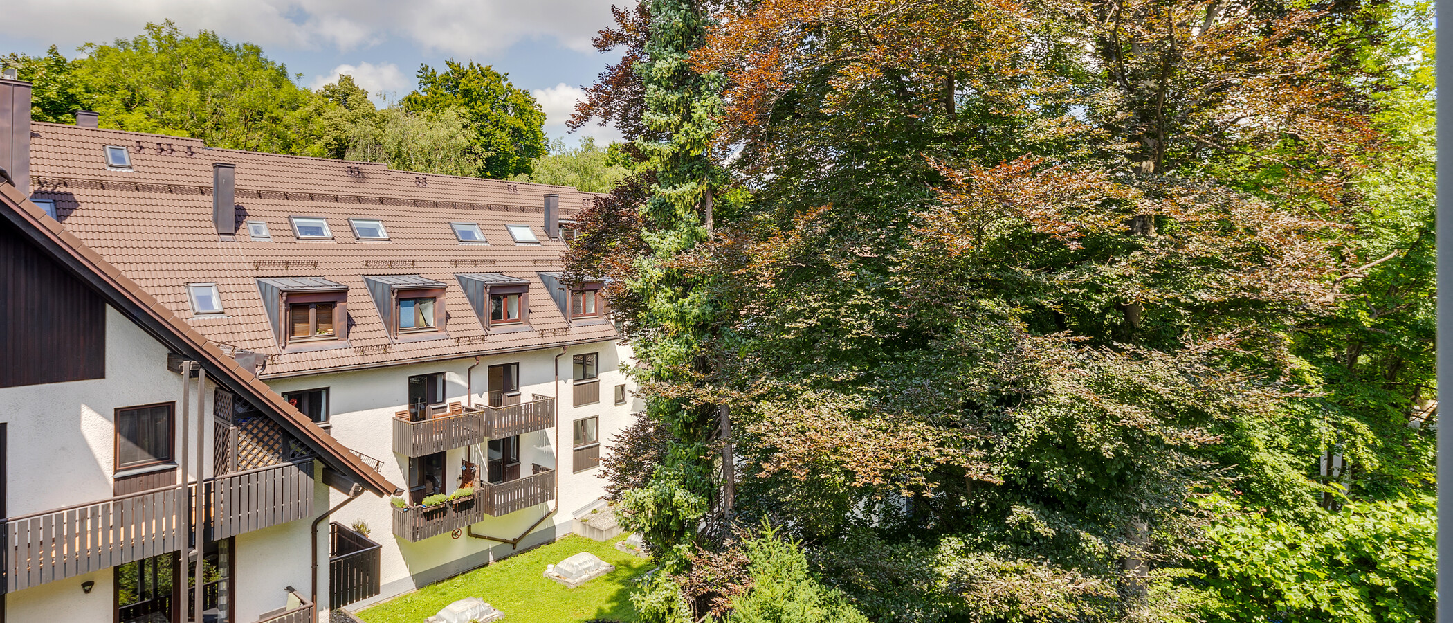 двухэтажная квартира-галерея München Herzogpark 03 вид из окна 12527