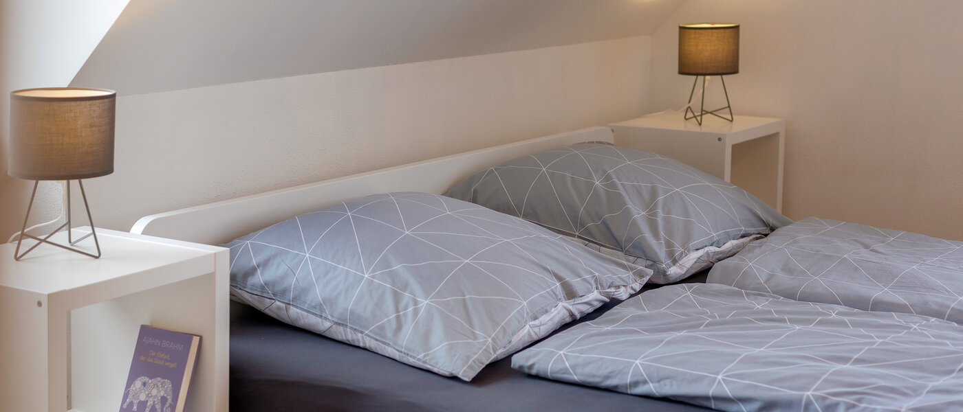 мансардная квартира München Lerchenau 02 спальная комната 12556