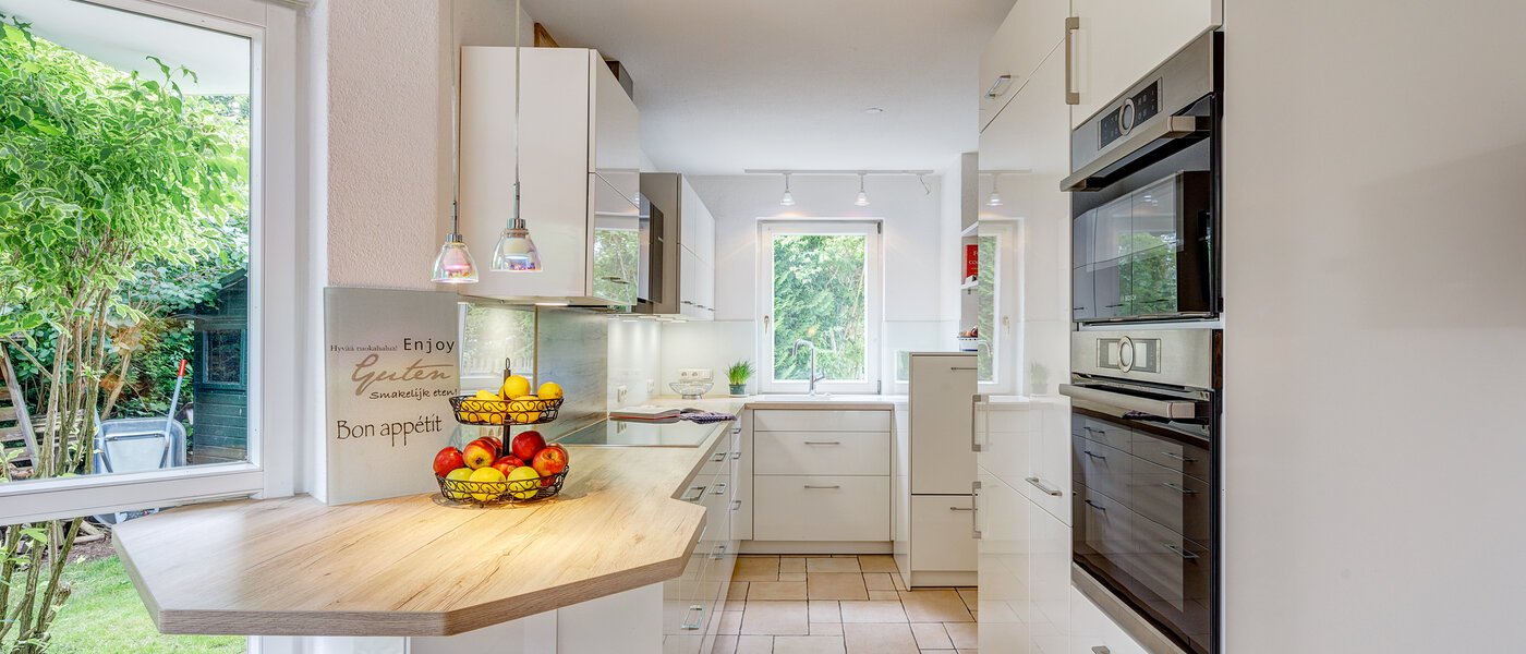 Половина двухквартирного жилого дома Gauting 01 кухня 12610