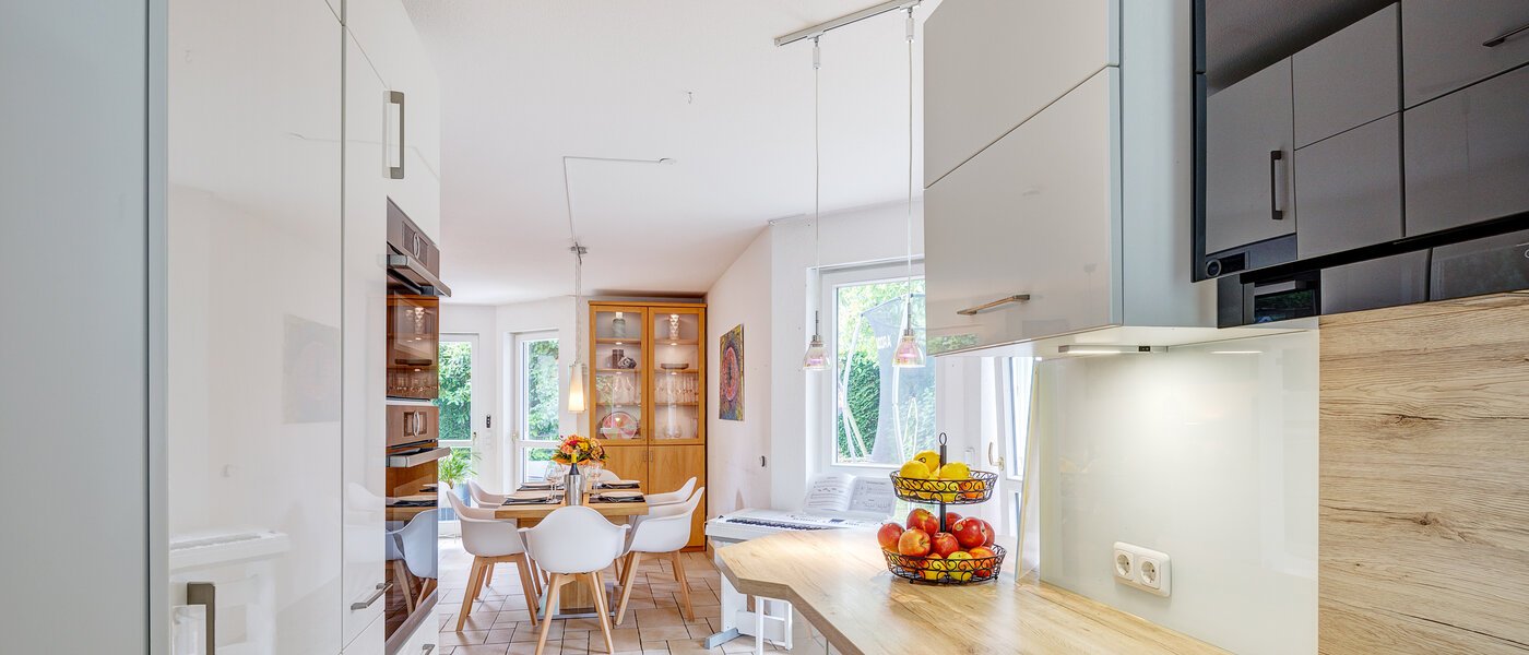 Половина двухквартирного жилого дома Gauting 04 кухня 12610