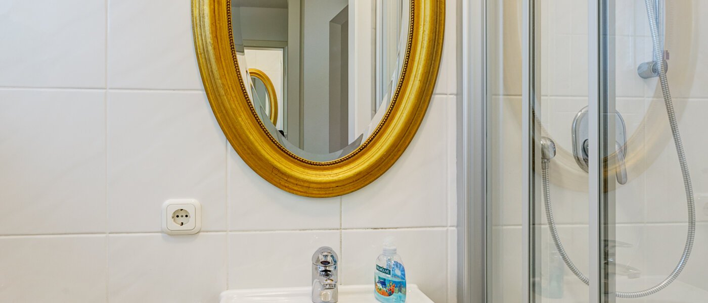 Половина двухквартирного жилого дома Gauting 01 3-я ванная комната 12610