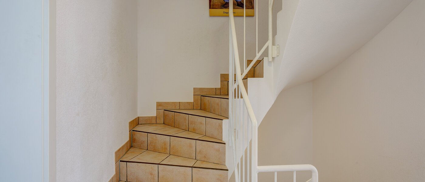 Половина двухквартирного жилого дома Gauting 06 коридор 12610