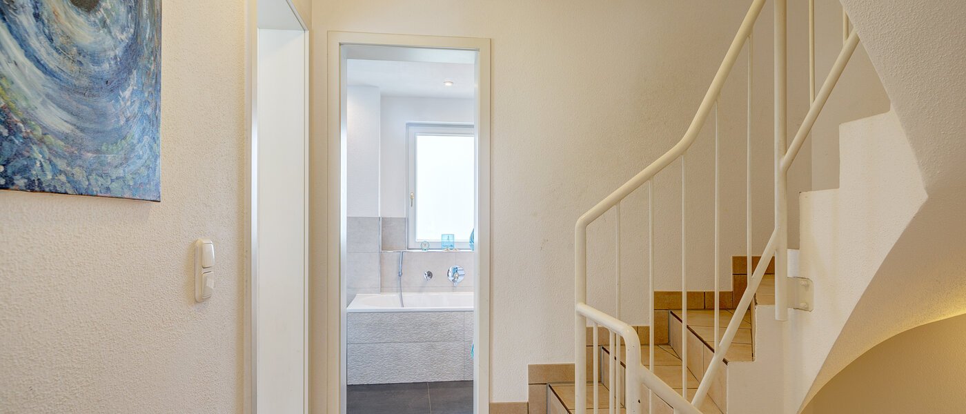 Половина двухквартирного жилого дома Gauting 07 коридор 12610