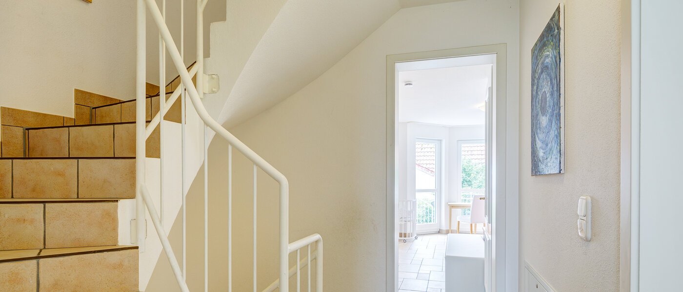 Половина двухквартирного жилого дома Gauting 08 коридор 12610