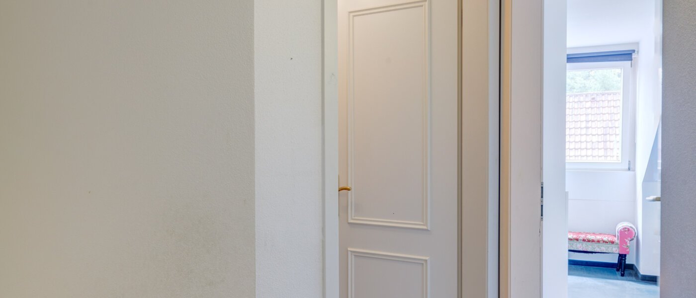 Половина двухквартирного жилого дома Gauting 09 коридор 12610