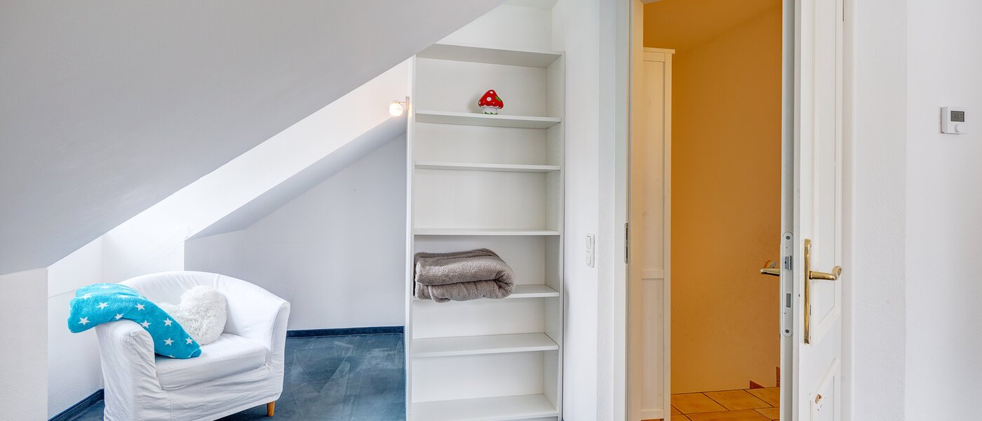 Половина двухквартирного жилого дома Gauting 03 2-я спальная комната 12610