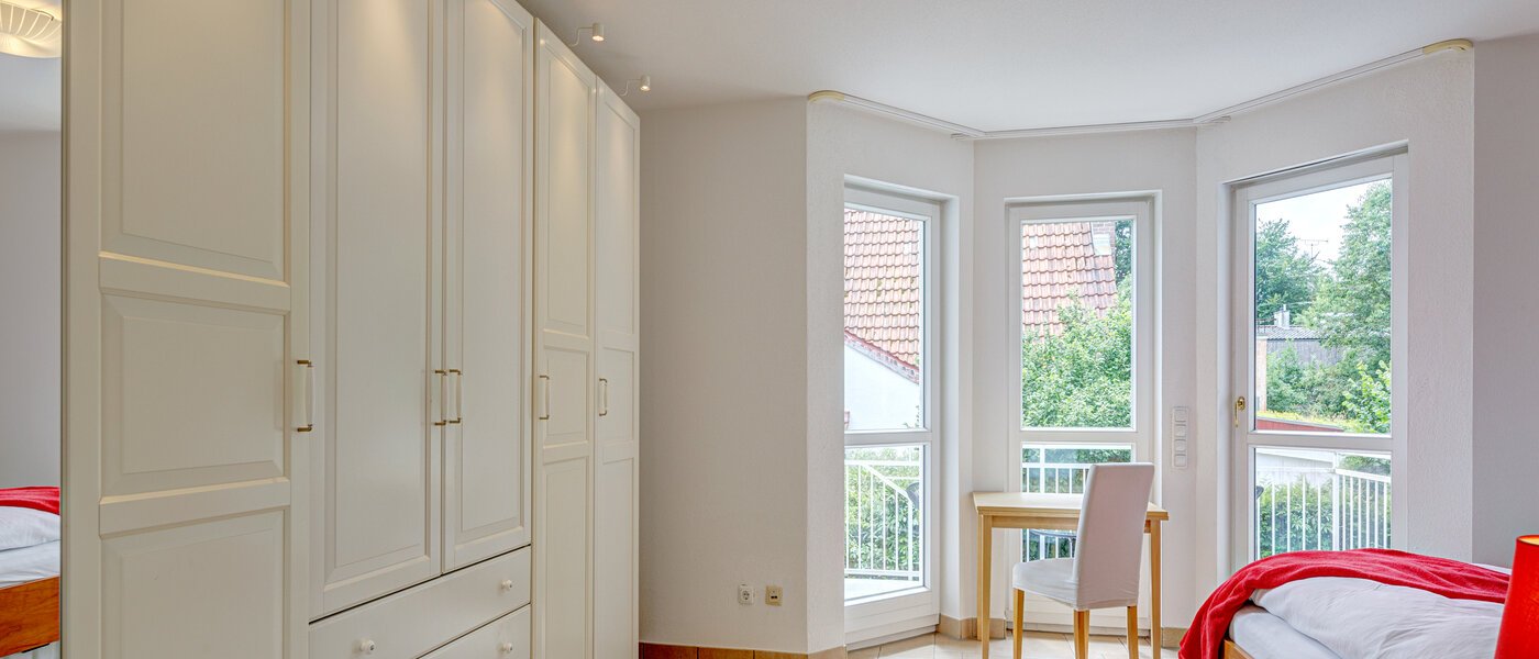 Половина двухквартирного жилого дома Gauting 03 1-я спальная комната 12610